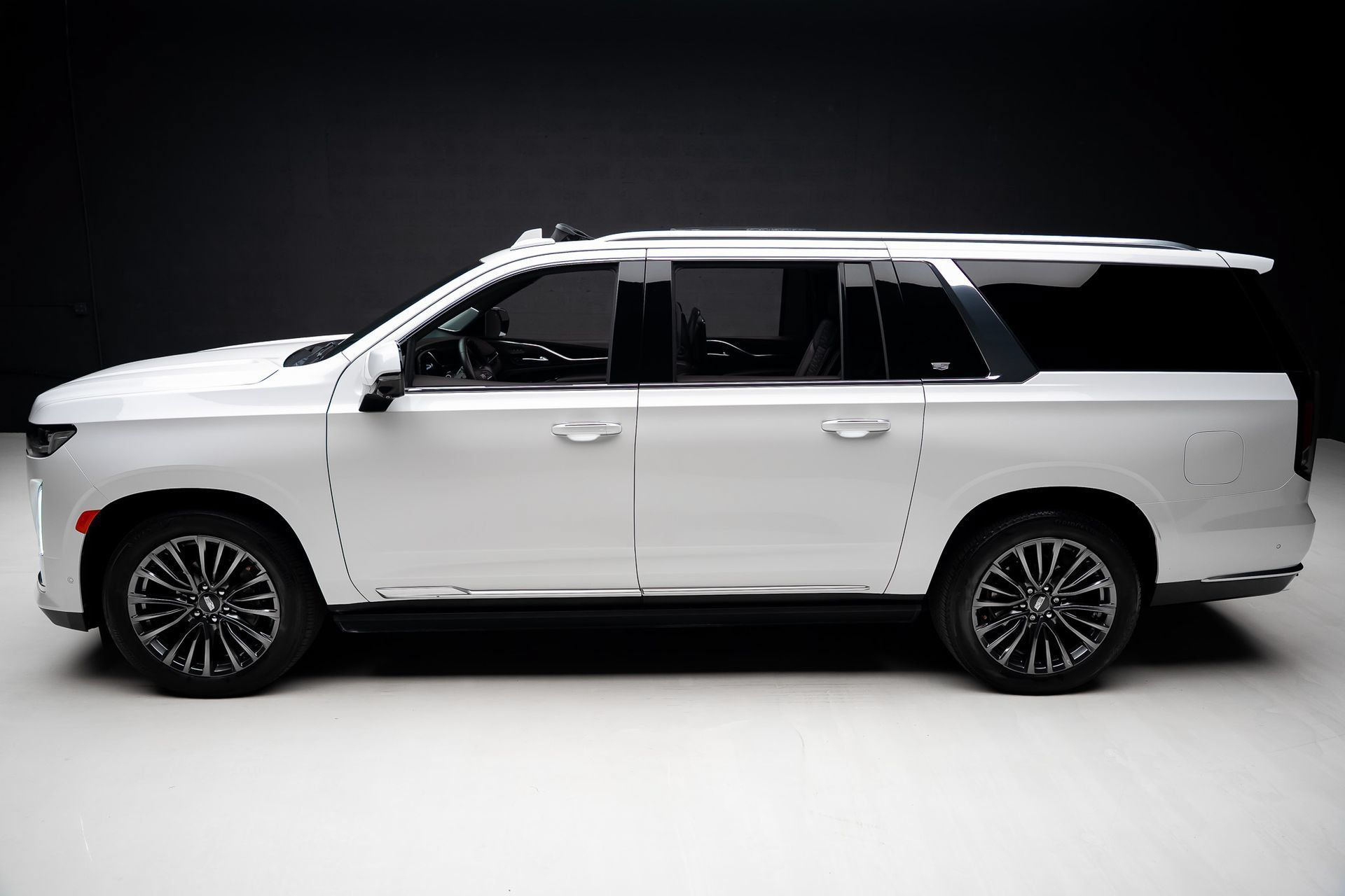 Used 2022 Cadillac Escalade ESV Premium Luxury Platinum w/ LPO, Floor Liner Package AWD/4WD image 16
