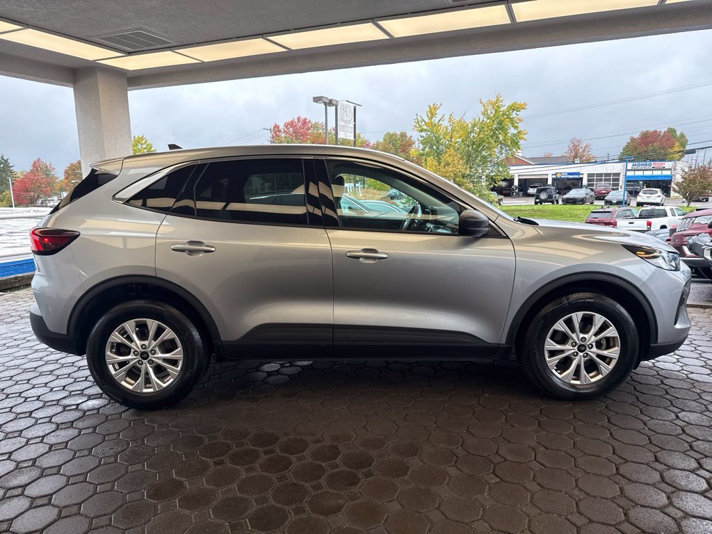 Used 2023 Ford Escape Active AWD/4WD image 5
