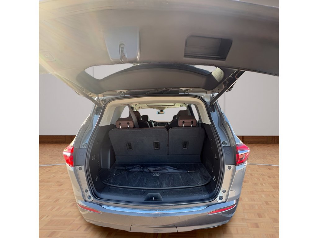 Used 2018 Buick Enclave Avenir w/ Avenir Technology Package AWD/4WD image 12