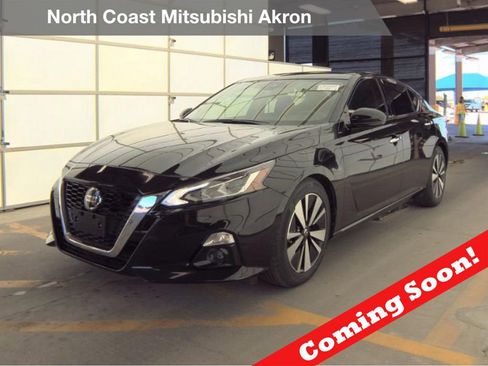 Used 2019 Nissan Altima 2.5 SV image 1