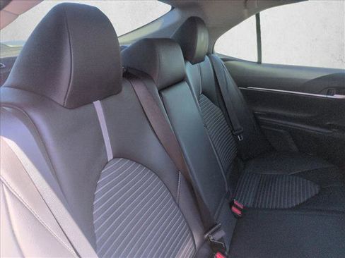 Used 2018 Toyota Camry SE image 20