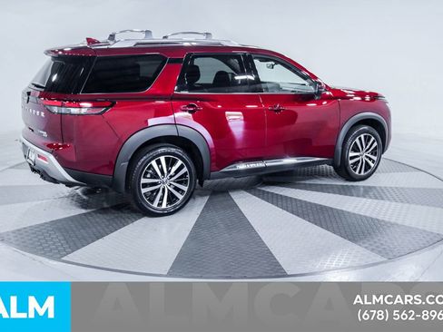 Used 2025 Nissan Pathfinder Platinum w/ Cargo Package AWD/4WD image 10