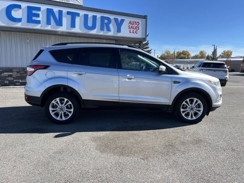 Used 2018 Ford Escape SE image 19