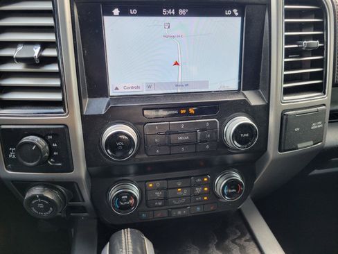 Used 2019 Ford F150 Platinum w/ Equipment Group 701A Luxury AWD/4WD image 20