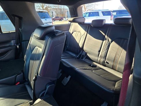 Used 2023 Ford Expedition Platinum image 13