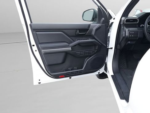 New 2026 Toyota Tacoma SR5 AWD/4WD image 7