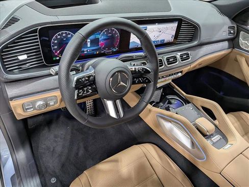 New 2026 Mercedes-Benz GLS 580 4MATIC image 3