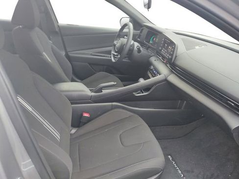 Certified 2025 Hyundai Elantra Sport image 15