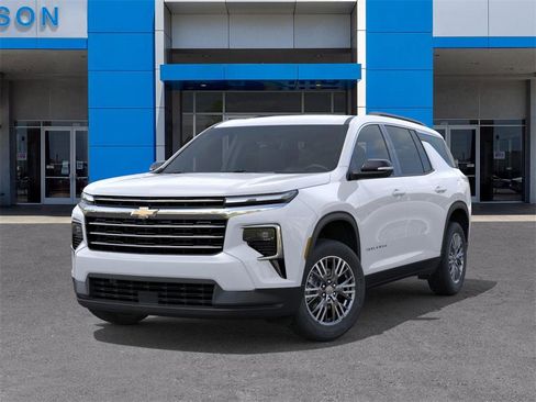 New 2025 Chevrolet Traverse LT image 6