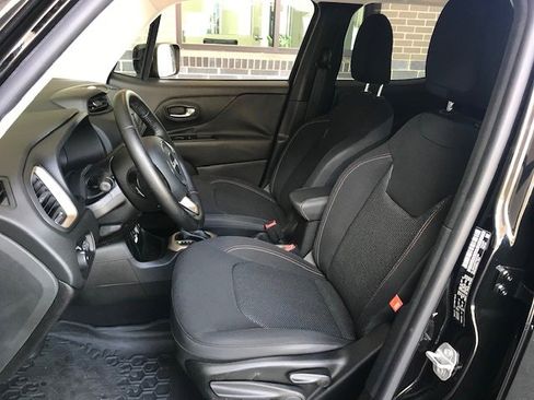 Used 2016 Jeep Renegade 75th Anniversary FWD image 6