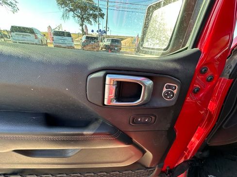 Used 2021 Jeep Gladiator Rubicon w/ LED Lighting Group AWD/4WD image 10