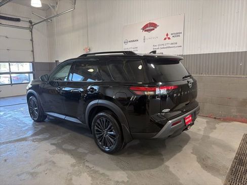 New 2026 Nissan Pathfinder SL AWD/4WD image 6