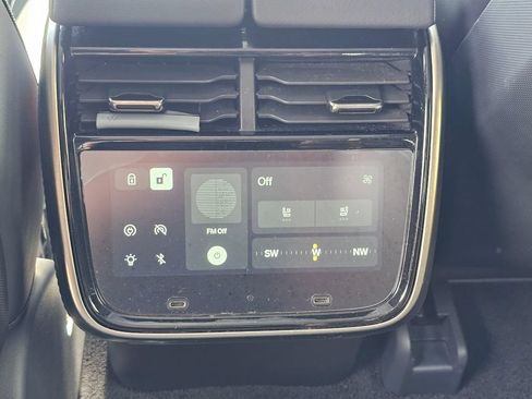 Used 2022 Rivian R1T Adventure AWD/4WD image 18
