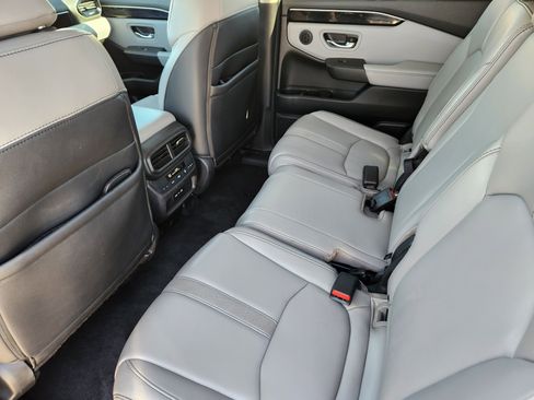 Certified 2024 Honda Pilot Touring image 30