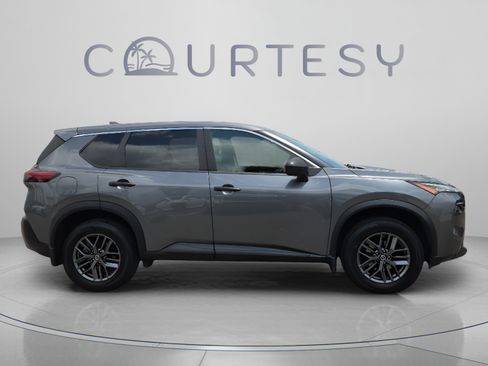 Used 2021 Nissan Rogue S AWD/4WD image 6