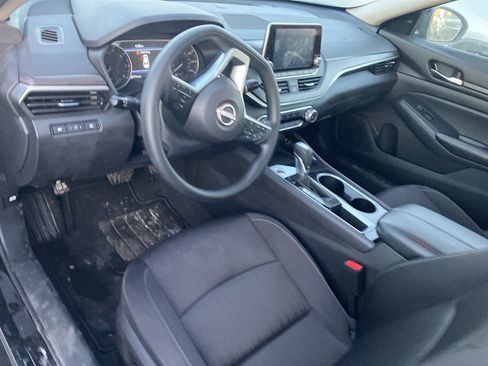 Used 2024 Nissan Altima 2.5 SV image 5