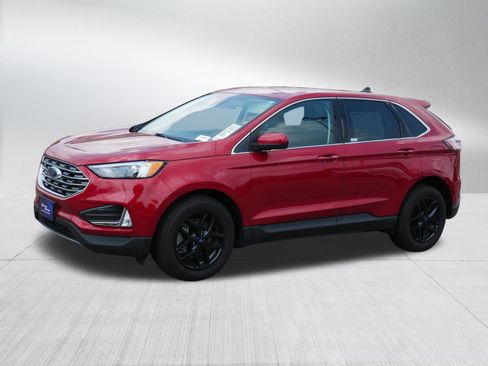 Certified 2022 Ford Edge SEL w/ Convenience Package AWD/4WD image 3