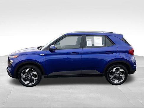 Used 2025 Hyundai Venue SEL FWD image 6