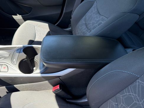 Used 2017 Chevrolet Volt LT w/ Comfort Package FWD image 14