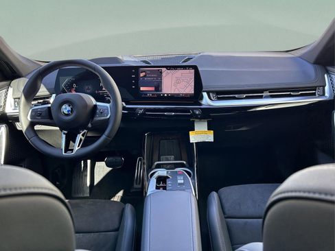 Used 2025 BMW X1 xDrive28i w/ Premium Package image 8