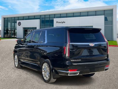Used 2023 Cadillac Escalade ESV Premium Luxury image 4