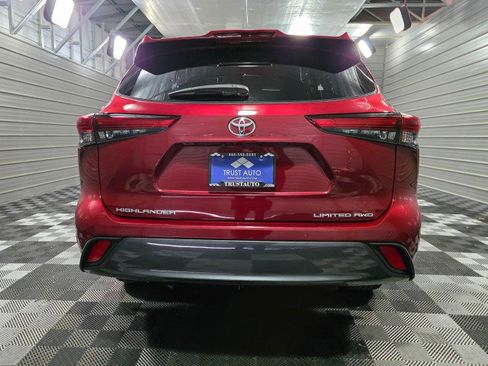Used 2020 Toyota Highlander Limited image 6
