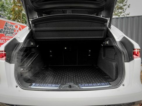 New 2026 Jaguar F-PACE R-Dynamic S image 8