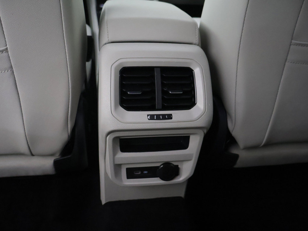 Used 2023 Volkswagen Tiguan SE AWD/4WD image 44
