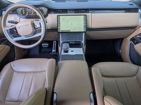 Certified 2025 Land Rover Range Rover SE AWD/4WD image 15