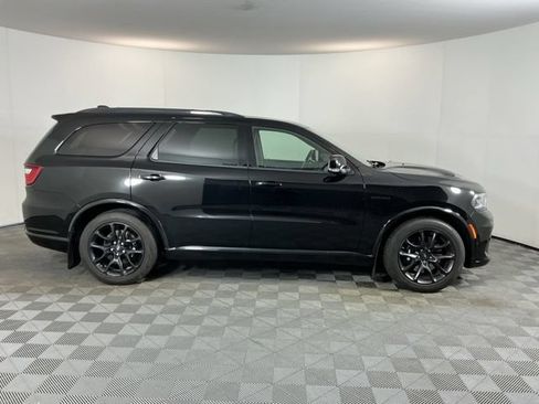 Used 2022 Dodge Durango R/T w/ Tow 'N Go Group AWD/4WD image 4