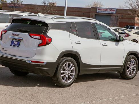Used 2023 GMC Terrain SLT w/ Tech Package image 5