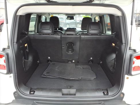 Used 2016 Jeep Renegade Limited image 23