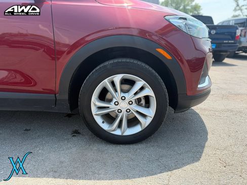 Used 2022 Buick Encore GX Preferred w/ Cold Weather Comfort Package AWD/4WD image 9