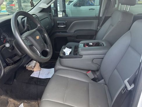Used 2018 Chevrolet Silverado 2500 W/T w/ WT Convenience Package RWD image 5
