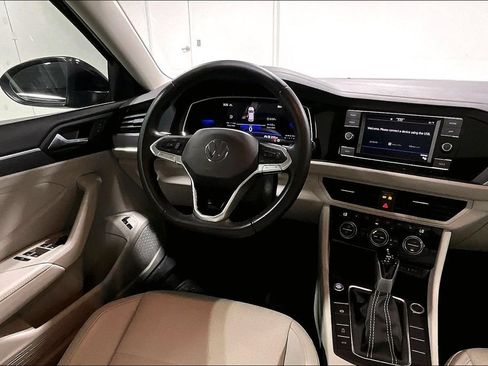 Used 2023 Volkswagen Jetta SE FWD image 6