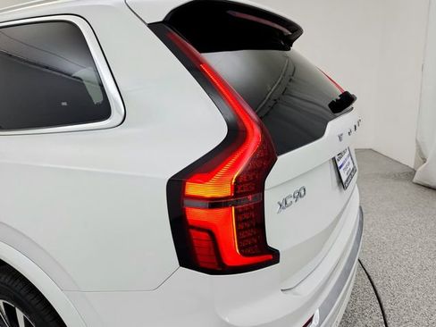 New 2026 Volvo XC90 B6 Core image 32