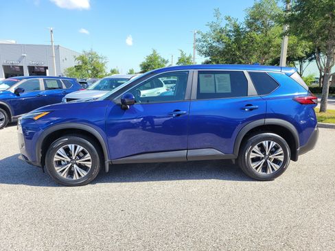 Certified 2022 Nissan Rogue SV FWD image 4
