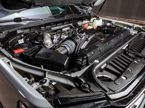 Used 2025 GMC Sierra 2500 AT4X image 40