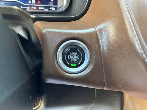 Used 2022 Chevrolet Suburban High Country AWD/4WD image 42