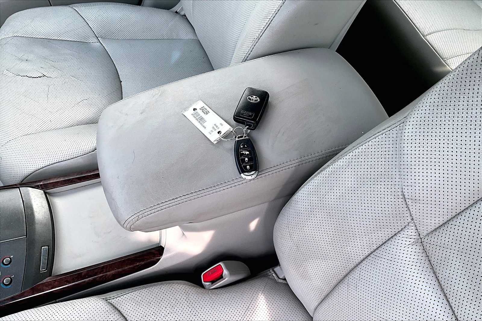 Used 2011 Toyota Avalon Limited FWD image 14
