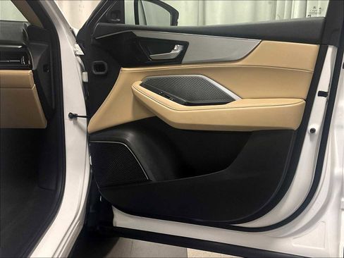 Used 2025 Acura MDX SH-AWD image 12