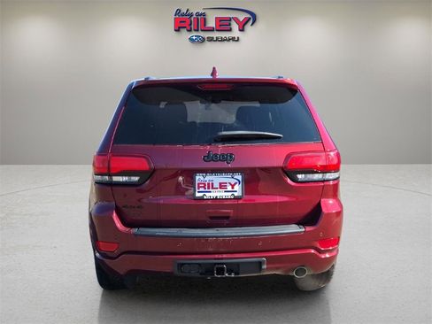Used 2019 Jeep Grand Cherokee Altitude image 4