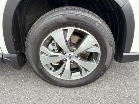 Certified 2025 Subaru Ascent Premium AWD/4WD image 10