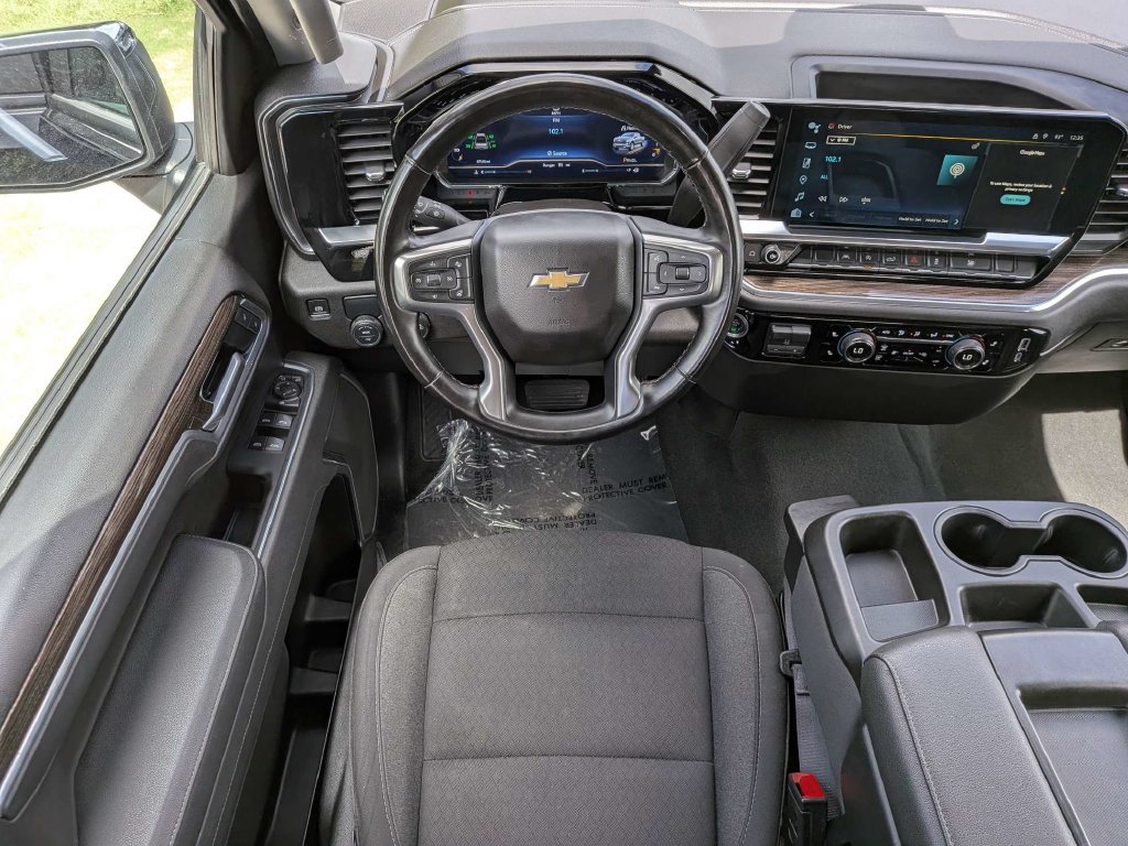 Used 2025 Chevrolet Silverado 1500 LT RWD image 16