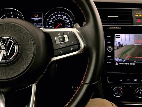 Used 2019 Volkswagen GTI S image 18