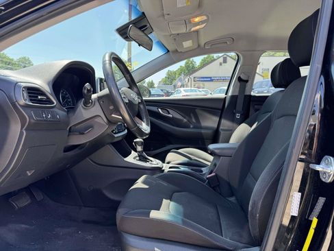 Used 2018 Hyundai Elantra GT w/ Style Package 02 FWD image 13