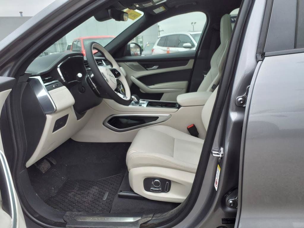 New 2025 Jaguar F-PACE R-Dynamic S AWD/4WD image 10