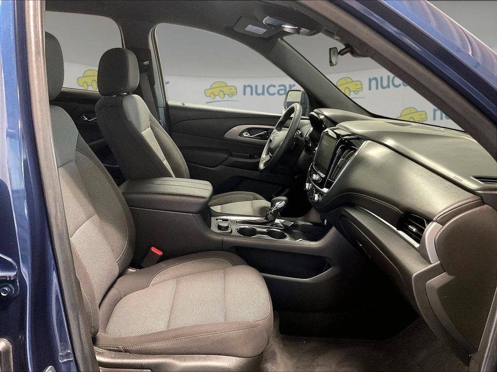 Used 2023 Chevrolet Traverse LT AWD/4WD image 11