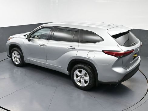 Used 2021 Toyota Highlander L image 49