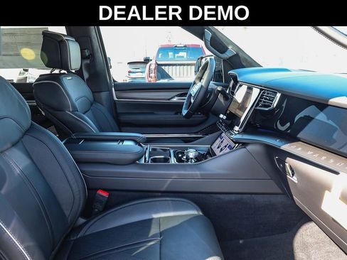 New 2025 Jeep Grand Wagoneer L Series II Obsidian w/ Quick Order Packagew 28T image 18